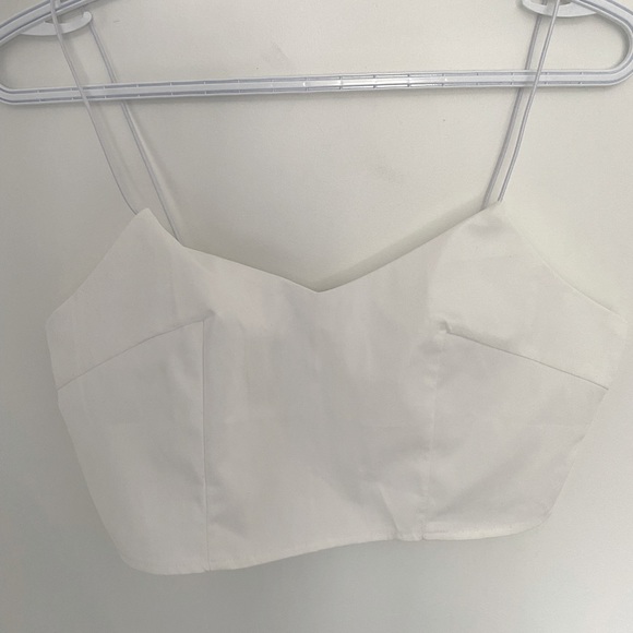 White Crop - Picture 1 of 2